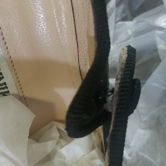 SOLD 💕 Authentic Manolo Blahnik Mary Jane Pumps 2 - Picture 11 of 12